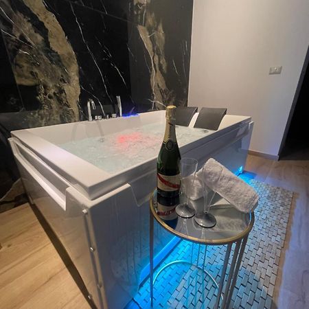 Le Mariancarve Central Apartments 크로토네 외부 사진