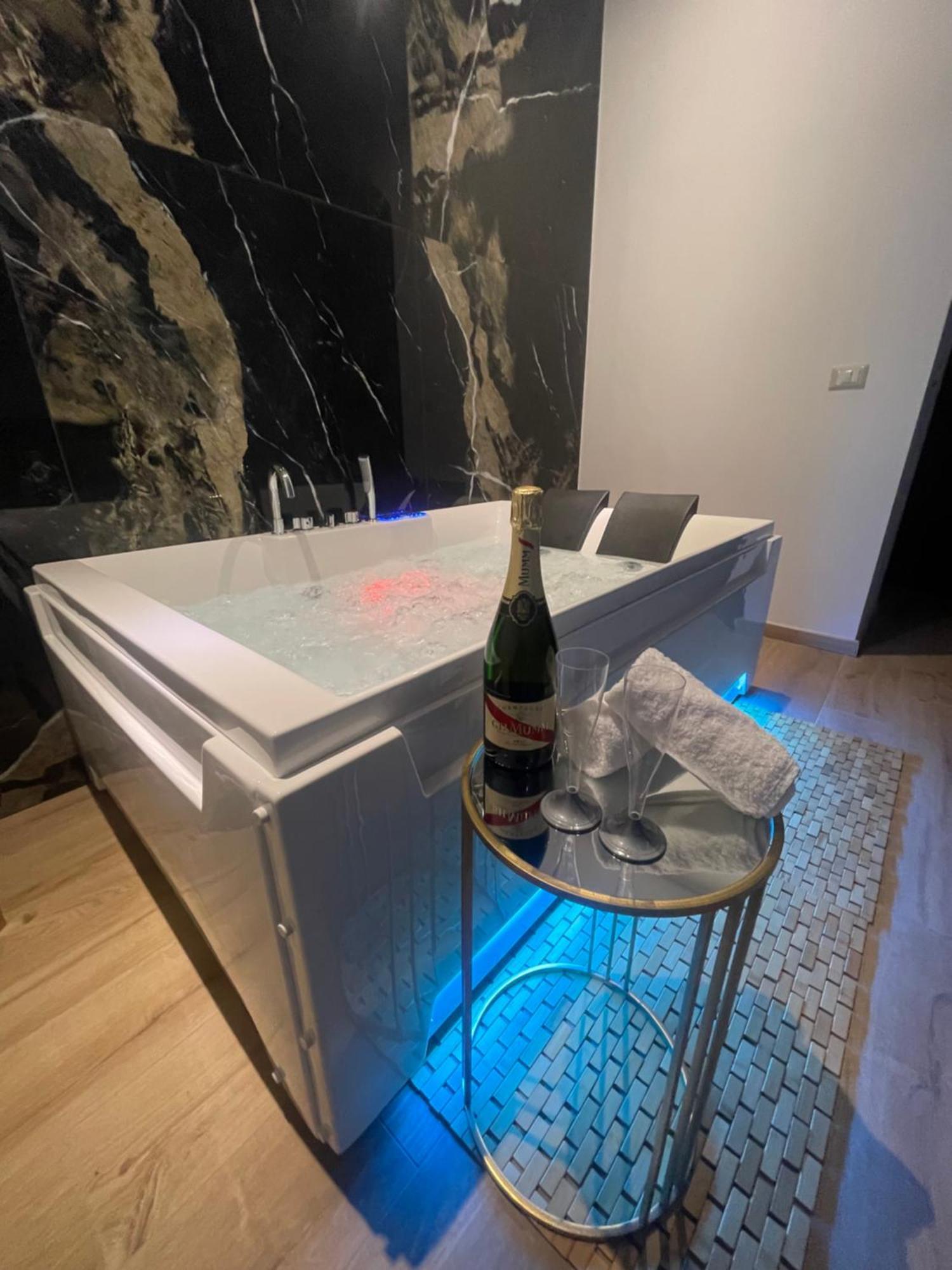 Le Mariancarve Central Apartments 크로토네 외부 사진